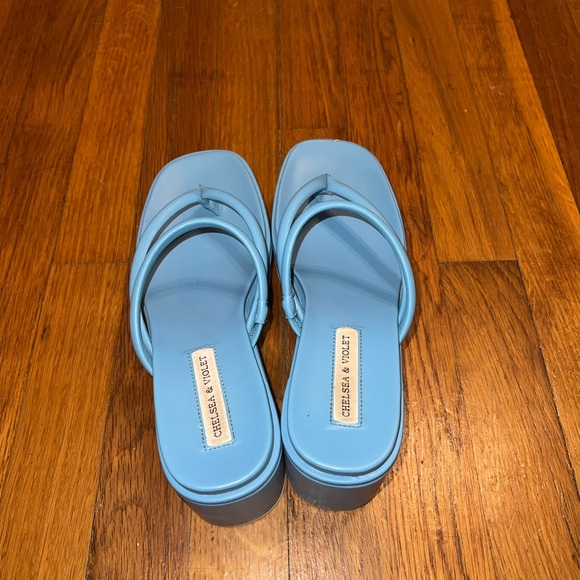 Chelsea & Violet Platform Sandals - Picture 4 of 6